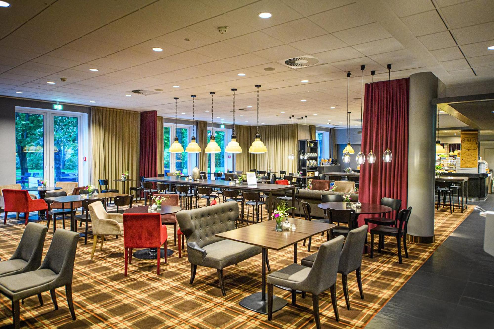 Hotel By Ihg 4*